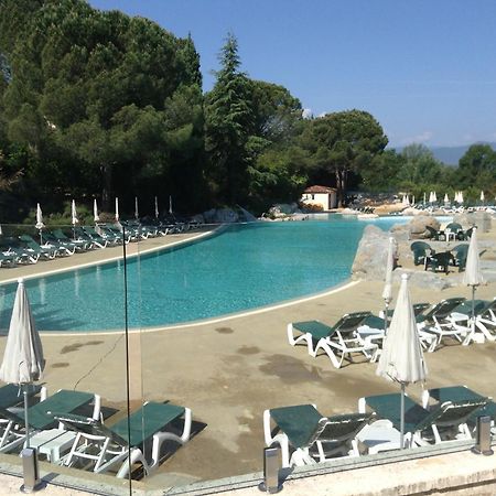 Duplex Dans Village Vacances En Ardeche Grospierres Exterior foto