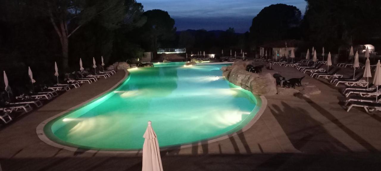 Duplex Dans Village Vacances En Ardeche Grospierres Exterior foto